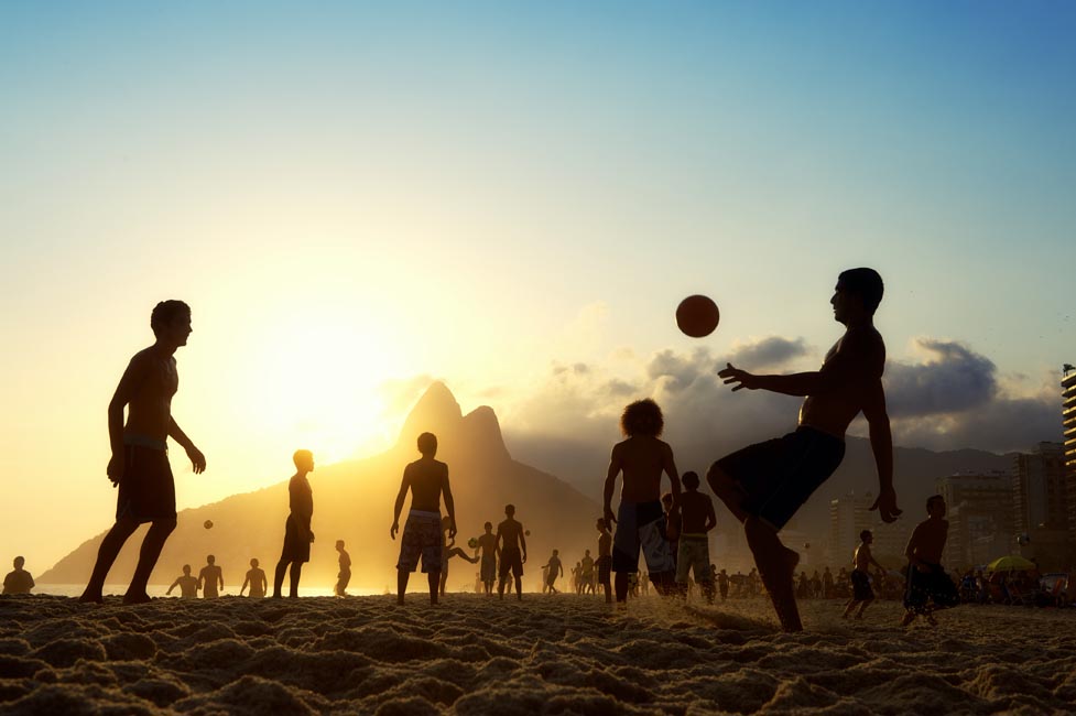 ילדים משחקים בברזיל